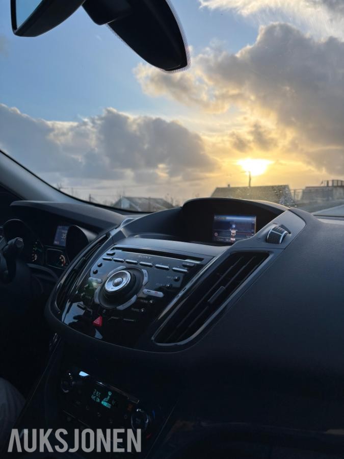 2015 FORD KUGA 2.0 TDCI 150HK AWD AUTOMAT SKINN HENGERFESTE
