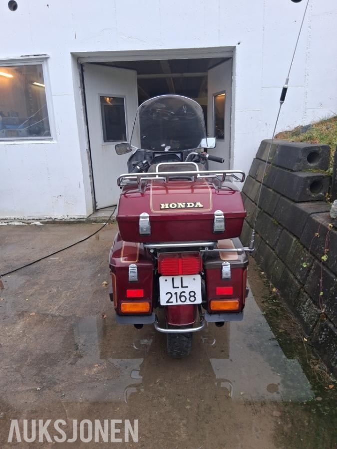 1983 Honda -goldwing aspengard