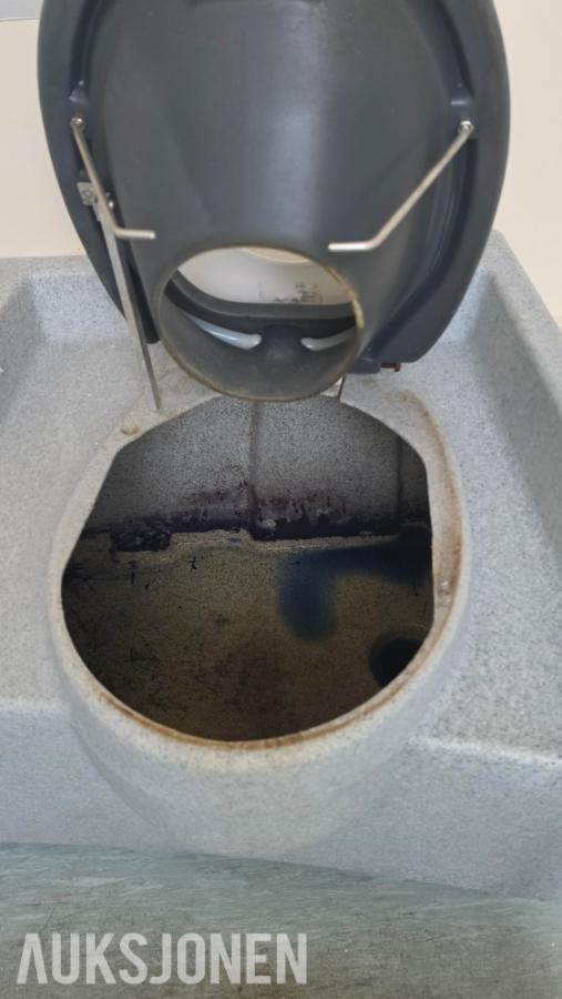 Scanvogn Toalettvogn, 2 toalettrom med tank - reparasjonsobjekt