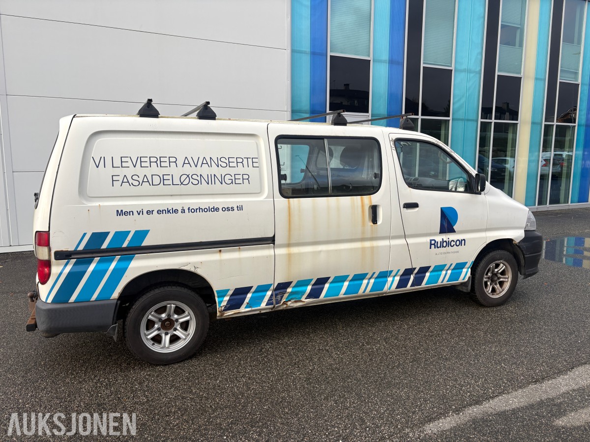 2008 Toyota HiAce, 2.5-117 D