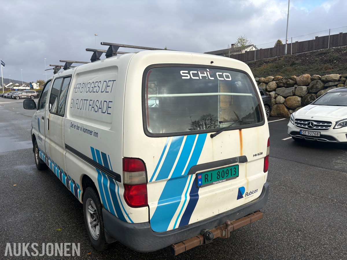 2008 Toyota HiAce, 2.5-117 D