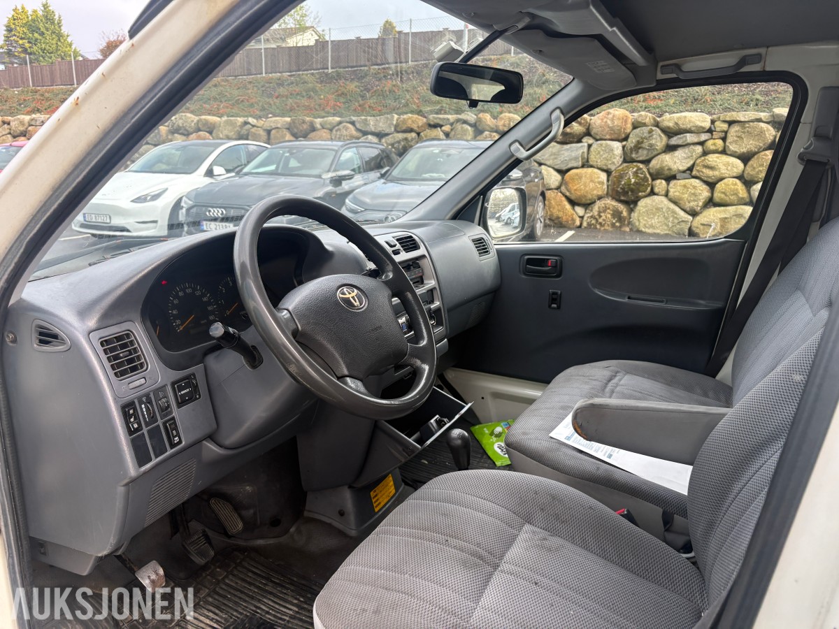 2008 Toyota HiAce, 2.5-117 D
