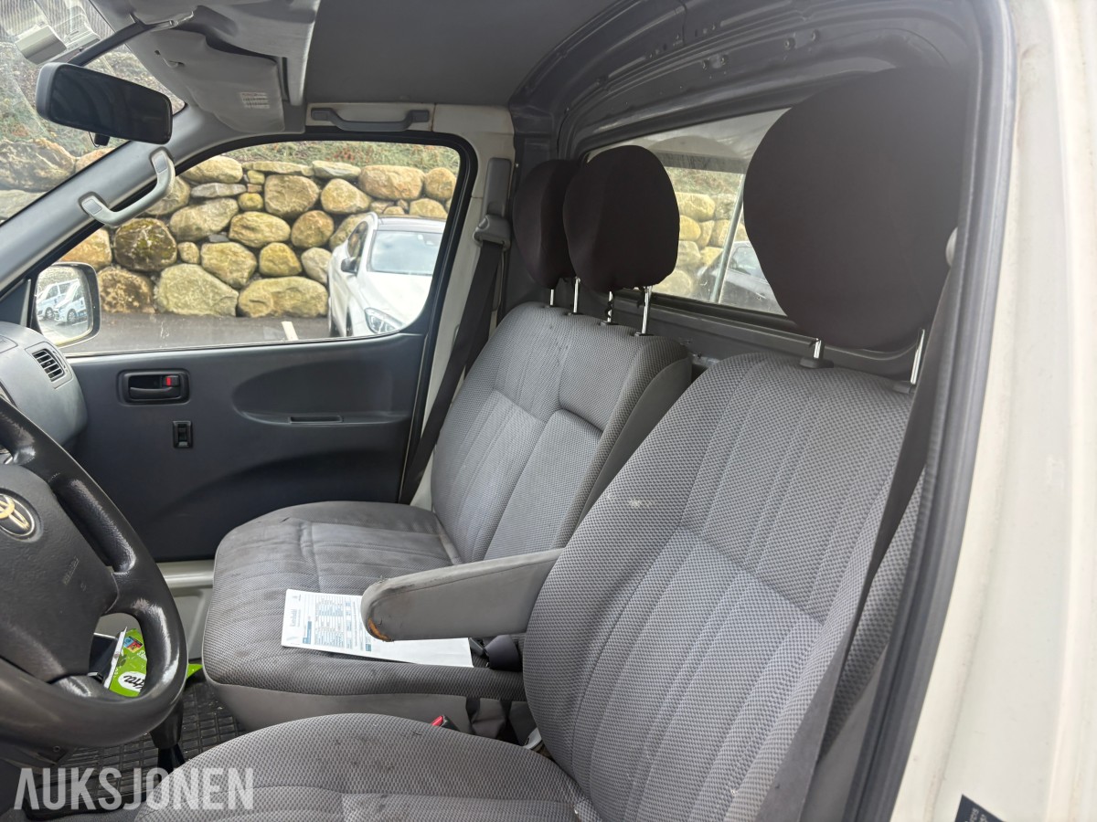 2008 Toyota HiAce, 2.5-117 D