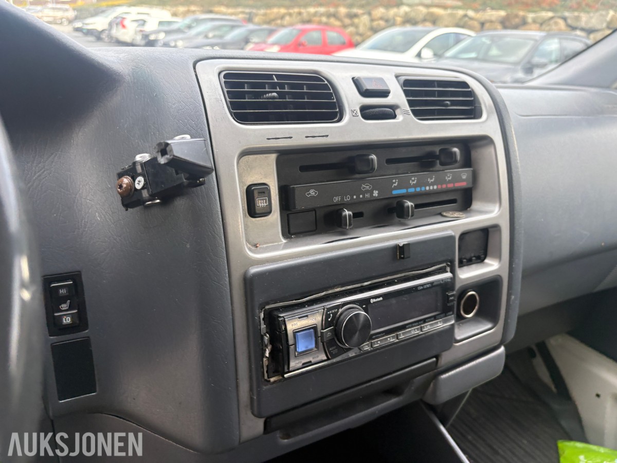 2008 Toyota HiAce, 2.5-117 D