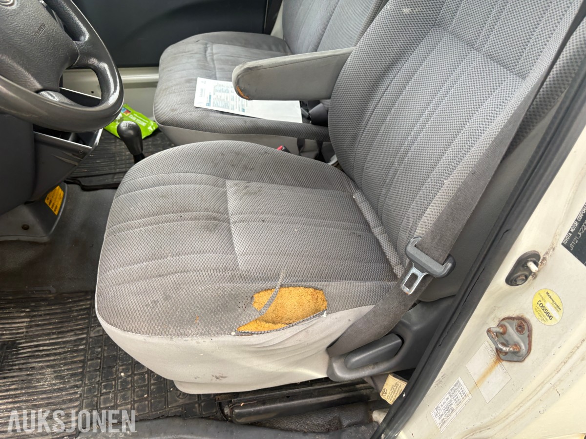 2008 Toyota HiAce, 2.5-117 D