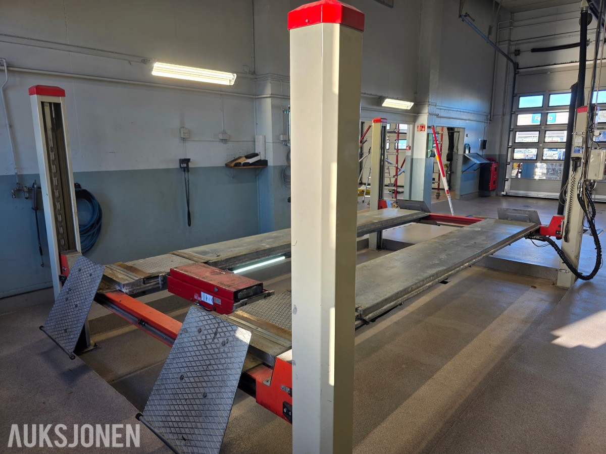 2010 OMCN 401/LS 4-søylet løftebukk, 4,5 tonn, 2 tonn traversjekk