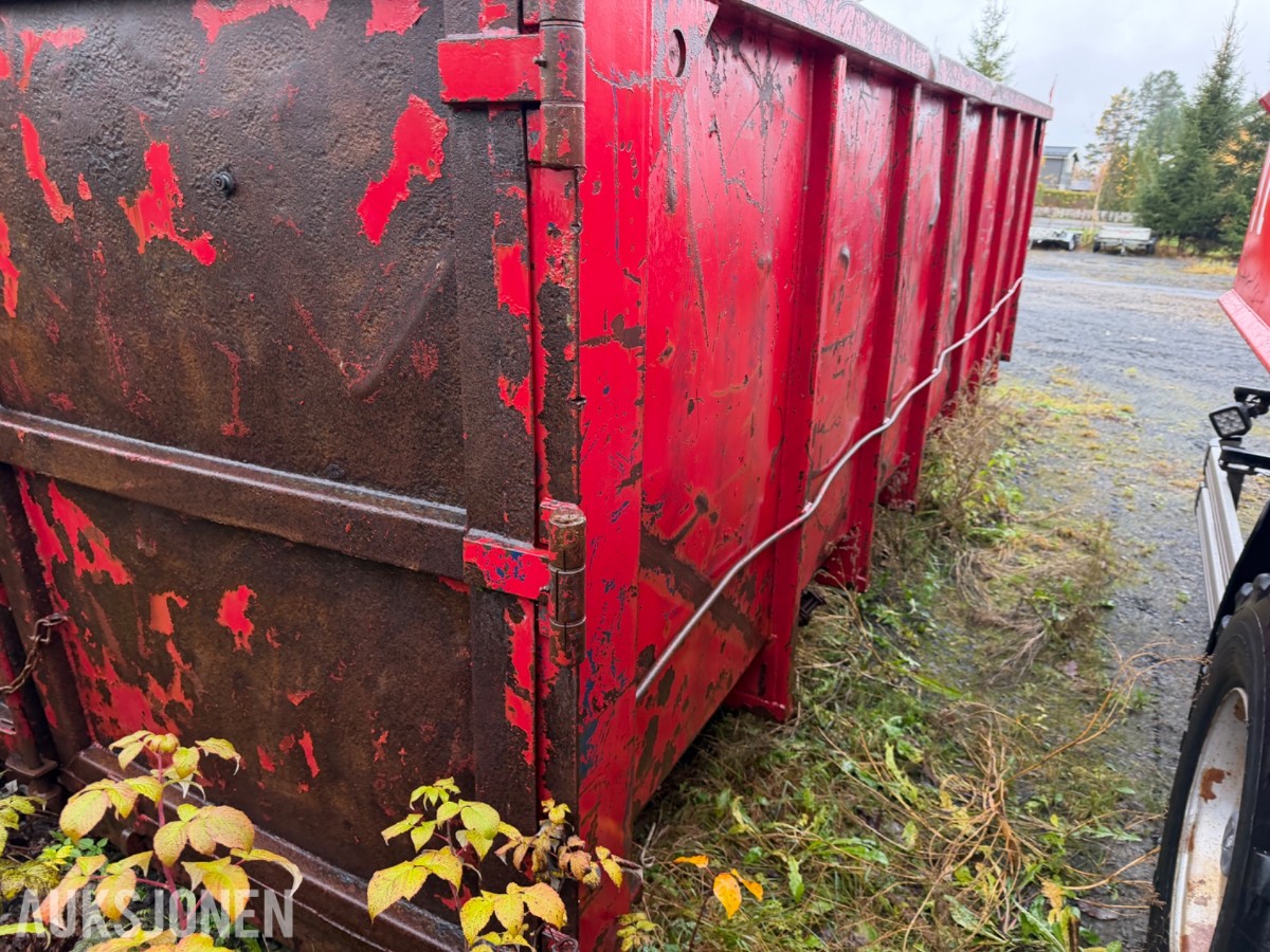 Krokcontainer i stål. *Rep objekt* 5,8 m.