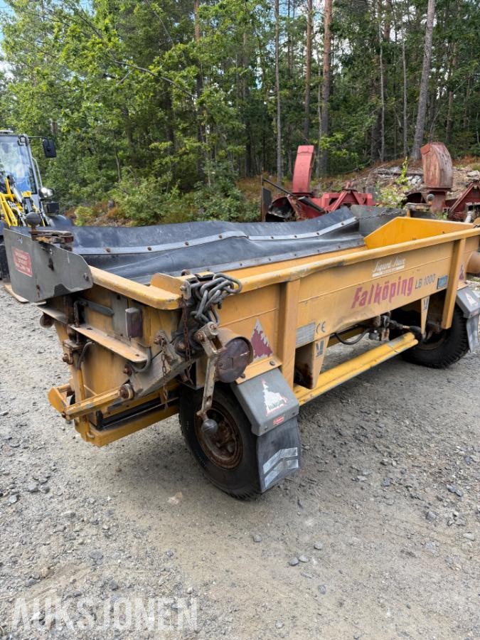 2004 Falkjøping LB1000LU Strøkasse - VBG Feste - MVA FRI