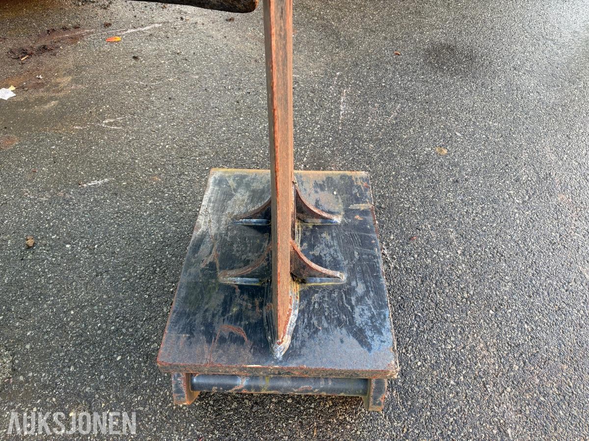 Klepp Mek vedkløyver for gravemaskin.