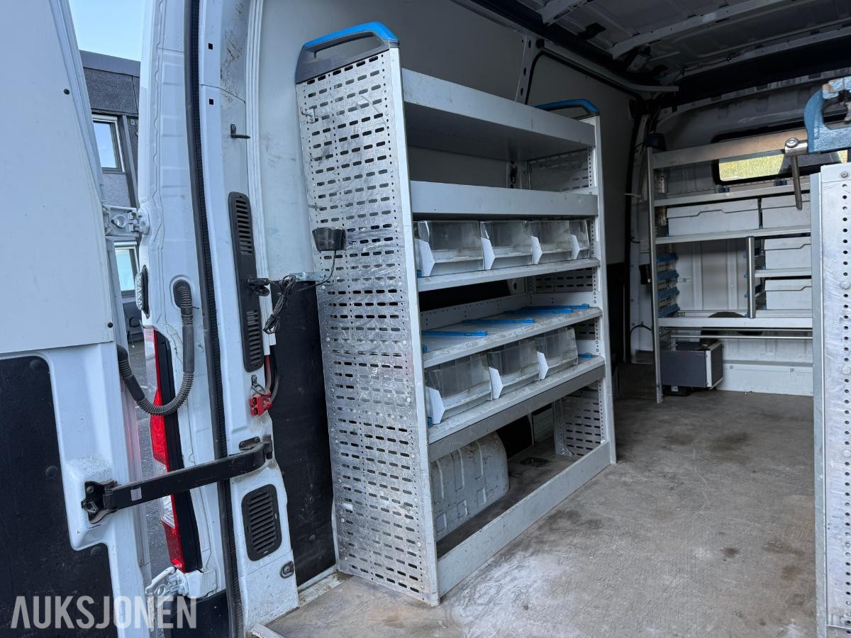 2013 Nissan NV400 2.3 dCi 125 hk – servicebil / rørleggerbil med innredning