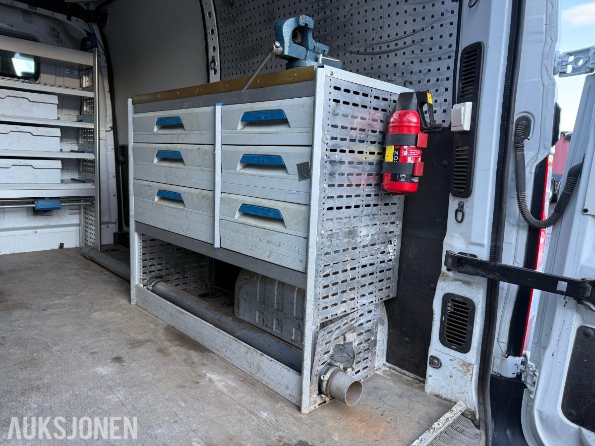 2013 Nissan NV400 2.3 dCi 125 hk – servicebil / rørleggerbil med innredning