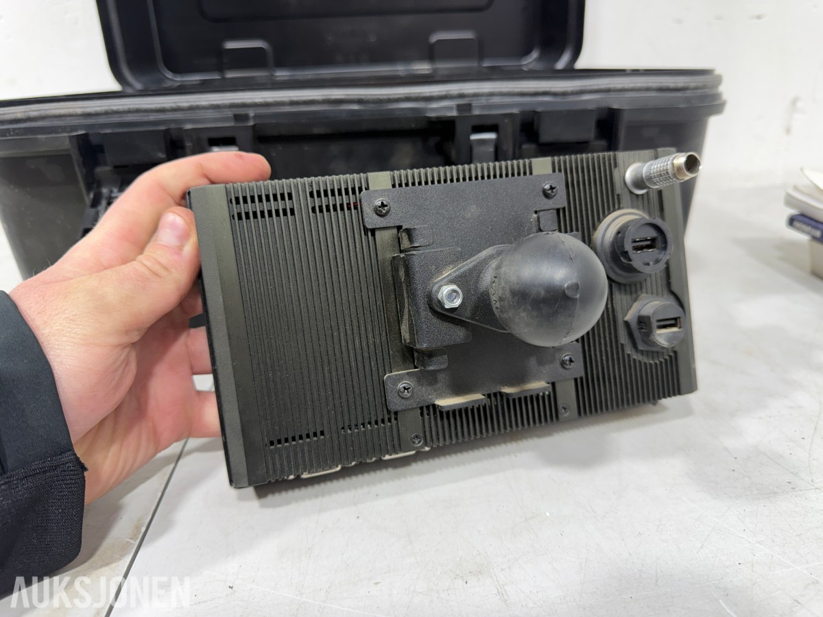DigPilot maskinstyringssystem med 2 stk GNSS-antenner