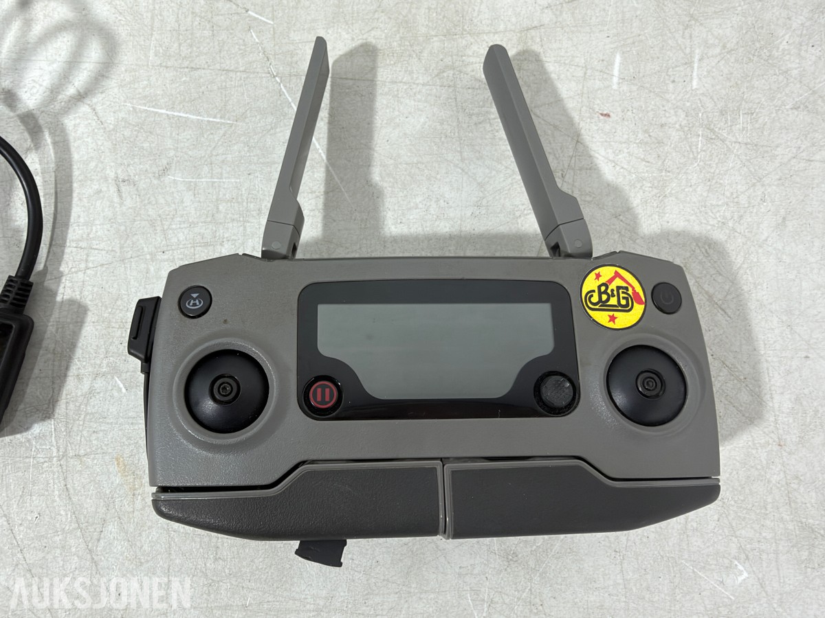 DJI Mavic 2 tilbehør med RC1A fjernkontroll, propeller og ladeutstyr