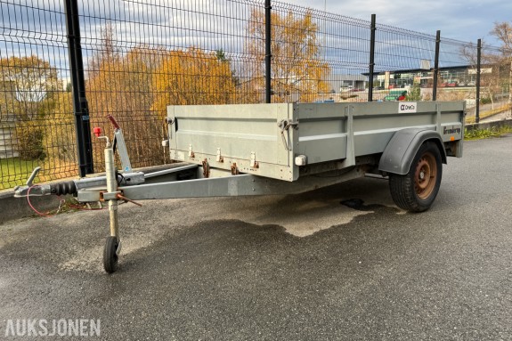 2008 Brenderup 2260S varehenger med manuell vippefunksjon - Nyttelast 990 kg