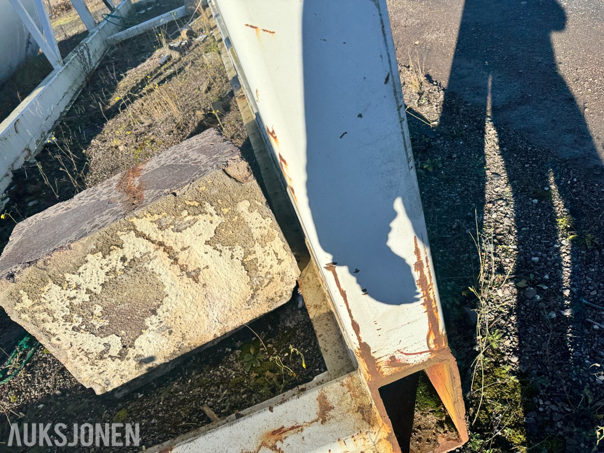Gangbru i stålkonstruksjon 16m