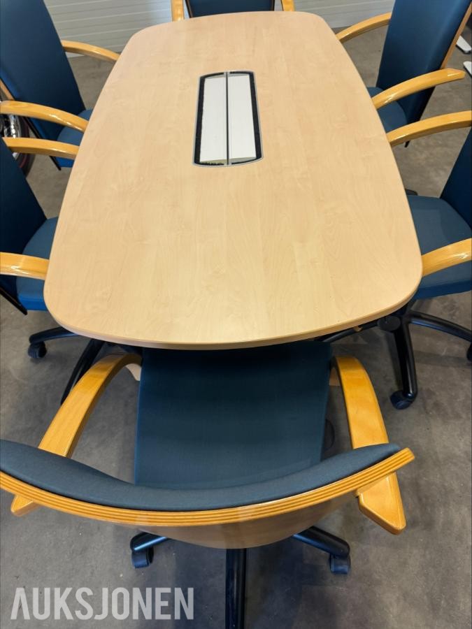 Møtebord med  6 kontorstoler