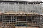 10 stk IBC ved bur, ca 1200 liter pr enhet