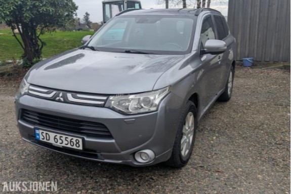 2013 Mitsubishi Outlander 2.3 150hk 4WD 7 SETER AUTOMAT KEYLESS S+V DEKK EU OK 09.2027