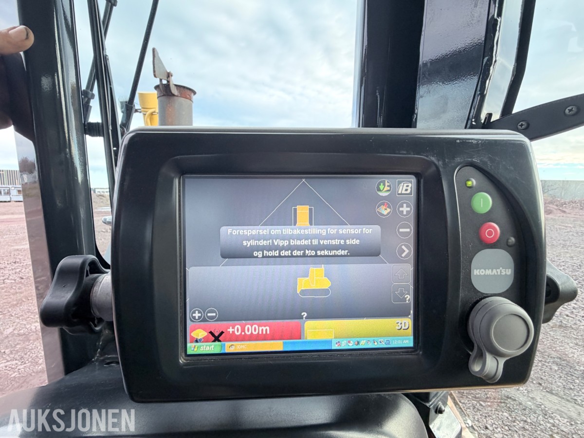 2017 Komatsu D155AXi-8 Bulldoser med 4916 timer 