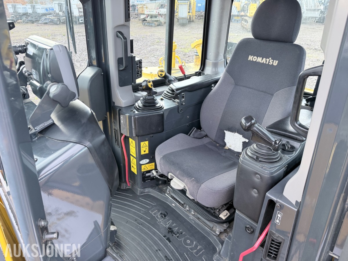 2017 Komatsu D155AXi-8 Bulldoser med 4916 timer 