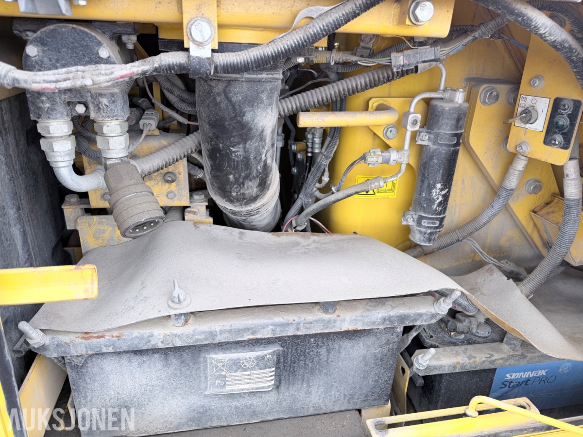 2017 Komatsu D155AXi-8 Bulldoser med 4916 timer 