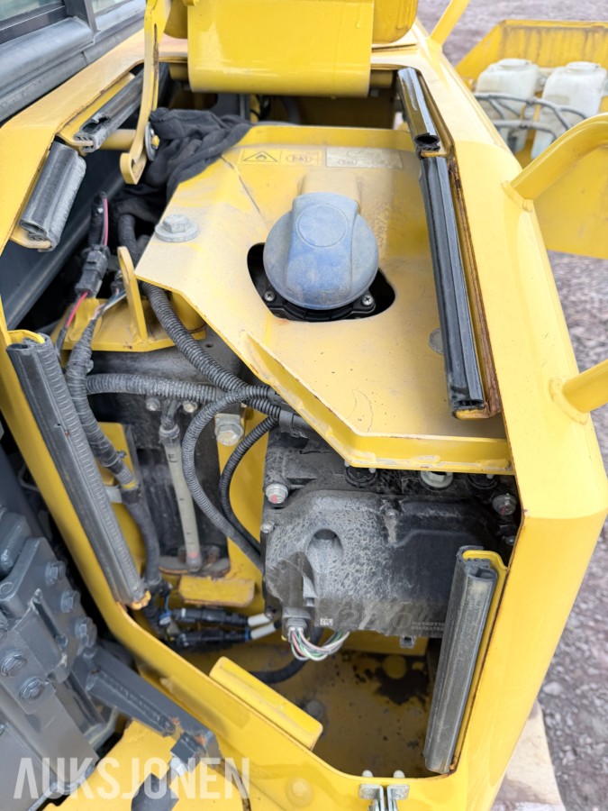 2017 Komatsu D155AXi-8 Bulldoser med 4916 timer 