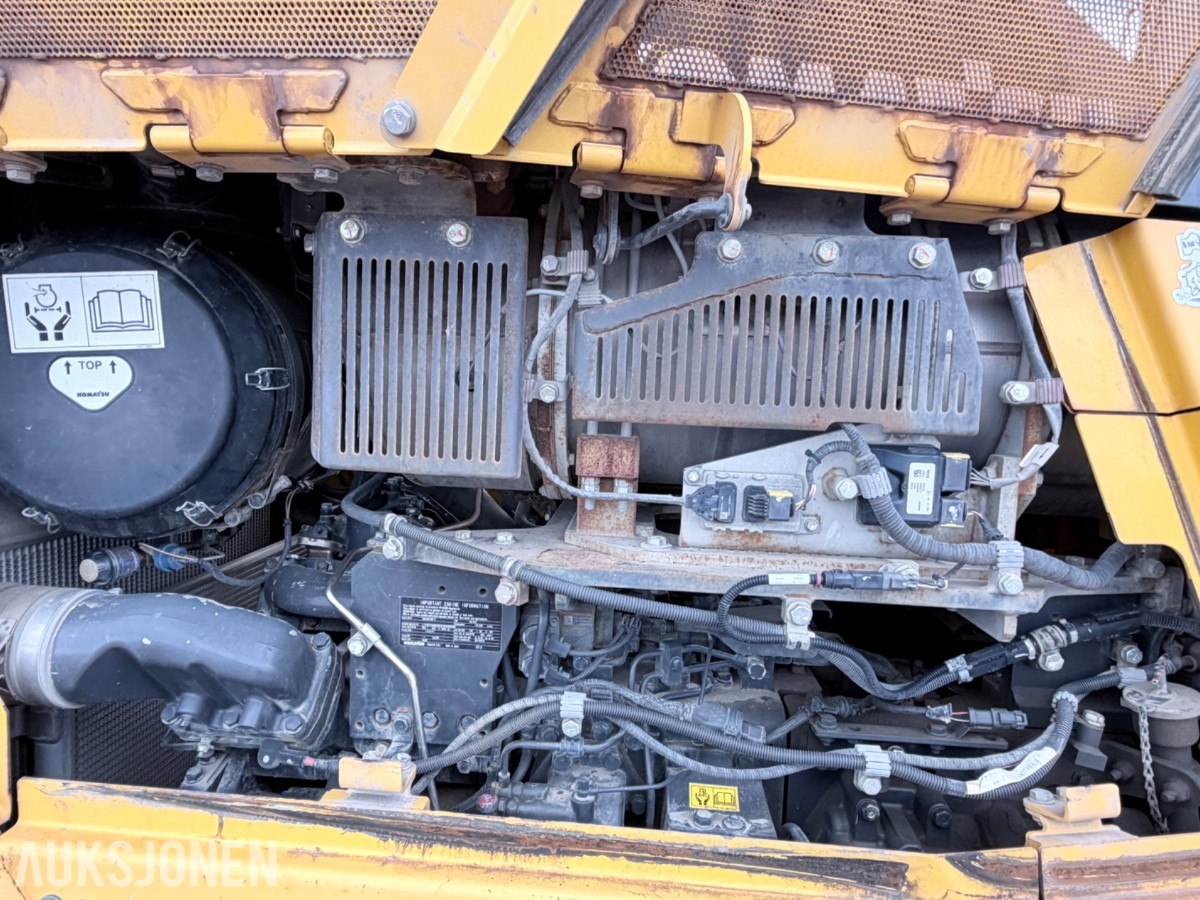 2017 Komatsu D155AXi-8 Bulldoser med 4916 timer 