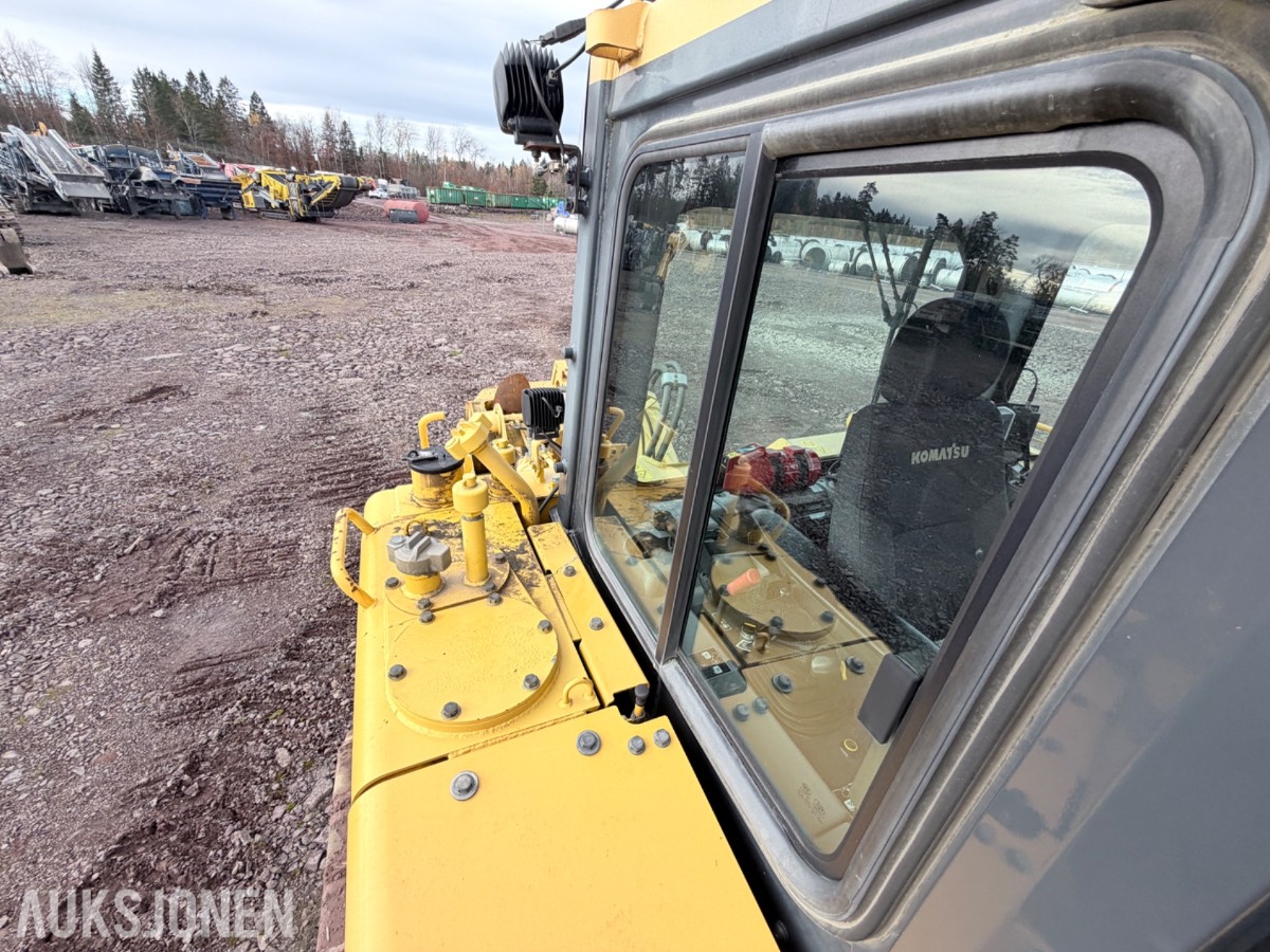 2017 Komatsu D155AXi-8 Bulldoser med 4916 timer 