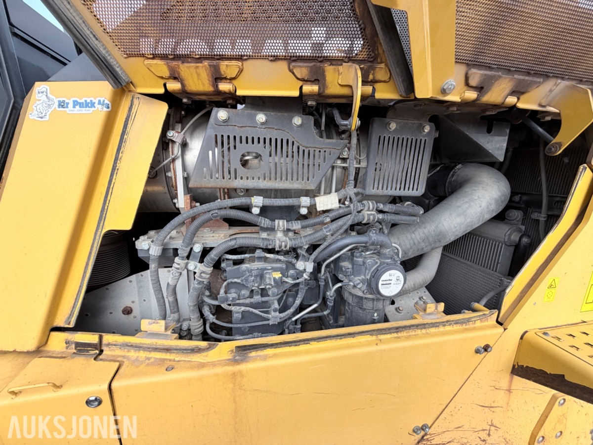 2017 Komatsu D155AXi-8 Bulldoser med 4916 timer 