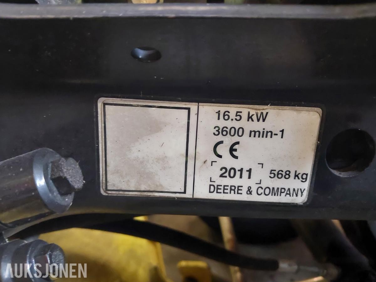 2011 John Deere X740 plenklippertraktor med oppsamler