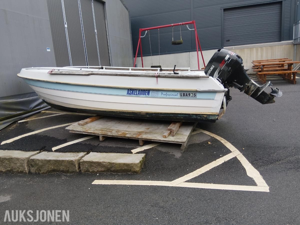 1900 Askeladden 500 med Suzuki påhengs