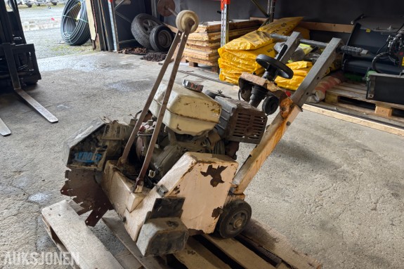 Tyrolit FSG513 Asfalt/Betongsag med Honda bensinmotor og nyere Afaltsagblad - Repobjekt