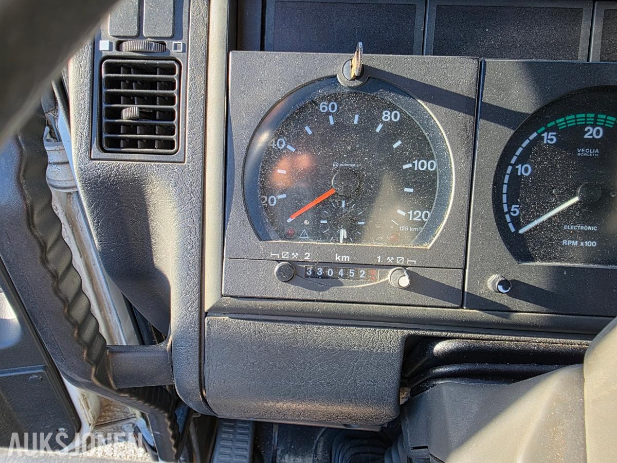 2003 Iveco 80 E18 Tector hestebil, reparasjonsobjekt