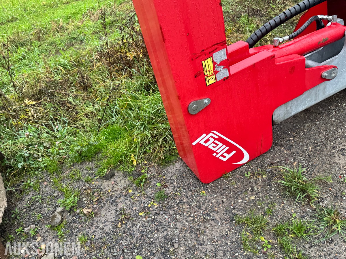 2018 Fliegl WoodKing Slim astsag med tre sagblad, flatt sagehode høyre