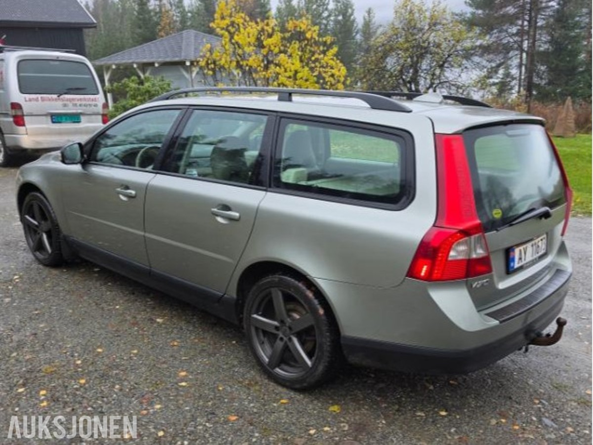 2008 VOLVO V70 2.4D 163HK MYE NYTT EU-OK 04.28 HENGERFESTE
