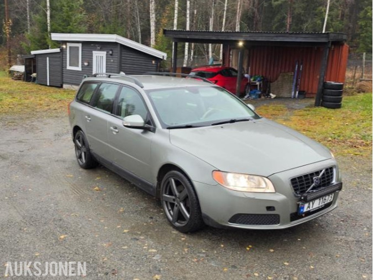 2008 VOLVO V70 2.4D 163HK MYE NYTT EU-OK 04.28 HENGERFESTE