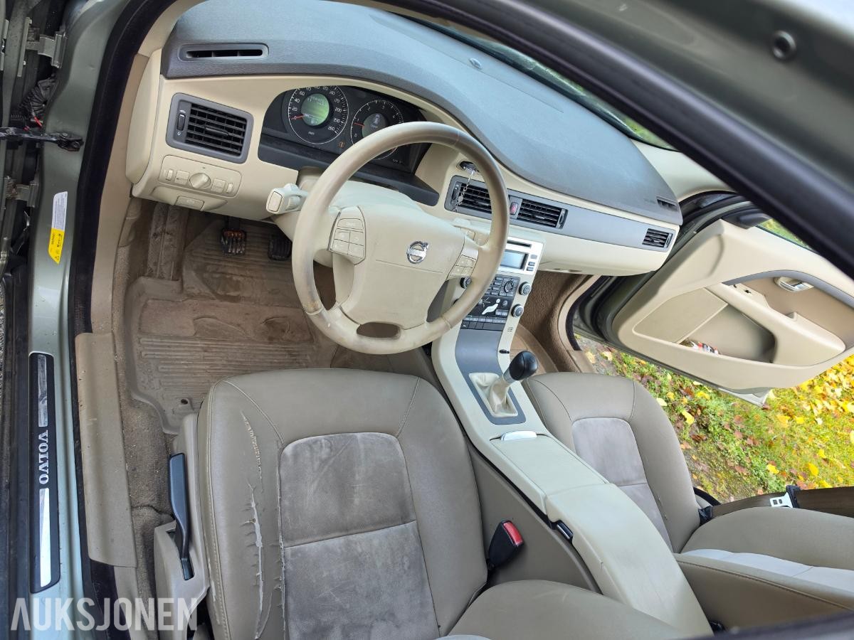 2008 VOLVO V70 2.4D 163HK MYE NYTT EU-OK 04.28 HENGERFESTE