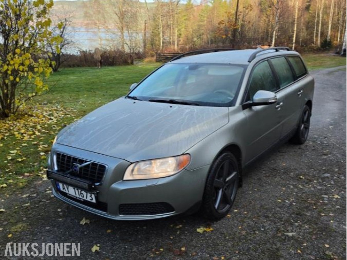 2008 VOLVO V70 2.4D 163HK MYE NYTT EU-OK 04.28 HENGERFESTE