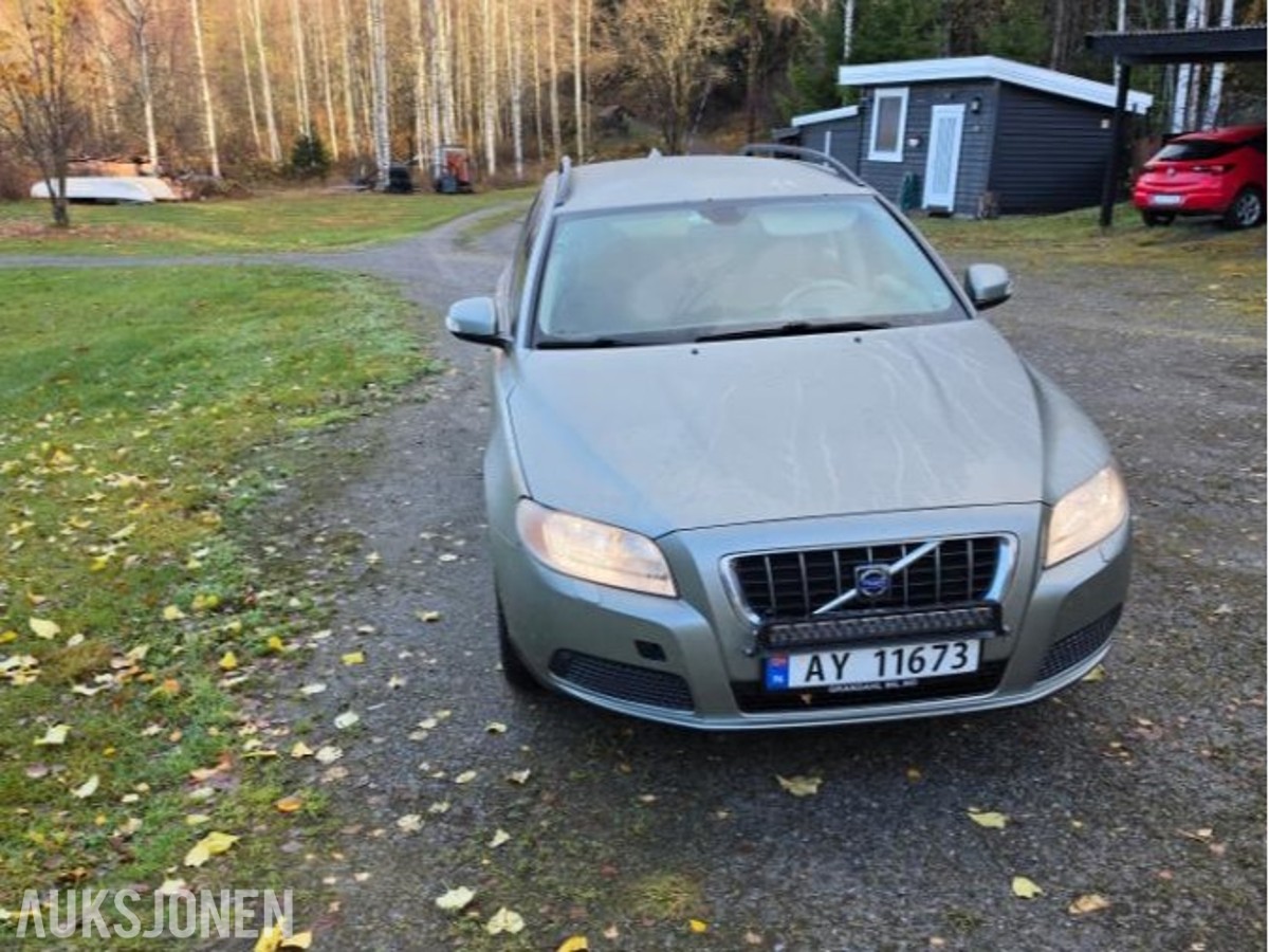 2008 VOLVO V70 2.4D 163HK MYE NYTT EU-OK 04.28 HENGERFESTE