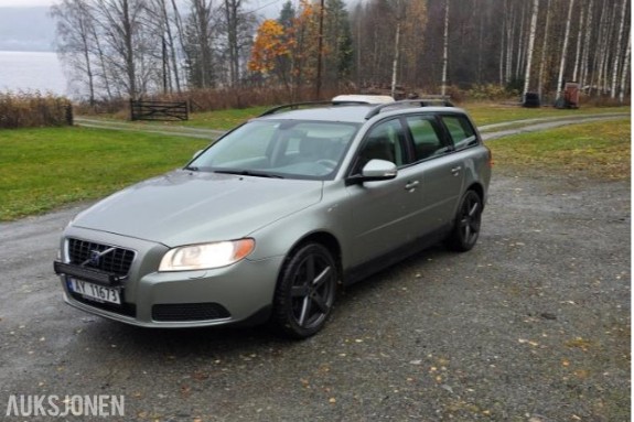2008 VOLVO V70 2.4D 163HK MYE NYTT EU-OK 04.28 HENGERFESTE