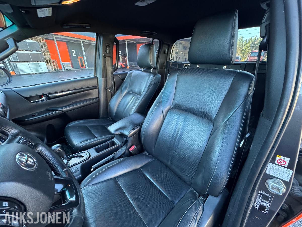 2019 Toyota HiLux dobbelkabin 2.4 150hk 4WD aut / EU godkjent / 319659km