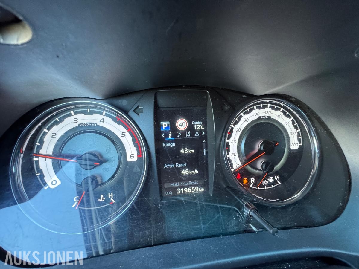 2019 Toyota HiLux dobbelkabin 2.4 150hk 4WD aut / EU godkjent / 319659km