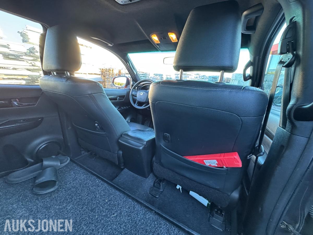 2019 Toyota HiLux dobbelkabin 2.4 150hk 4WD aut / EU godkjent / 319659km