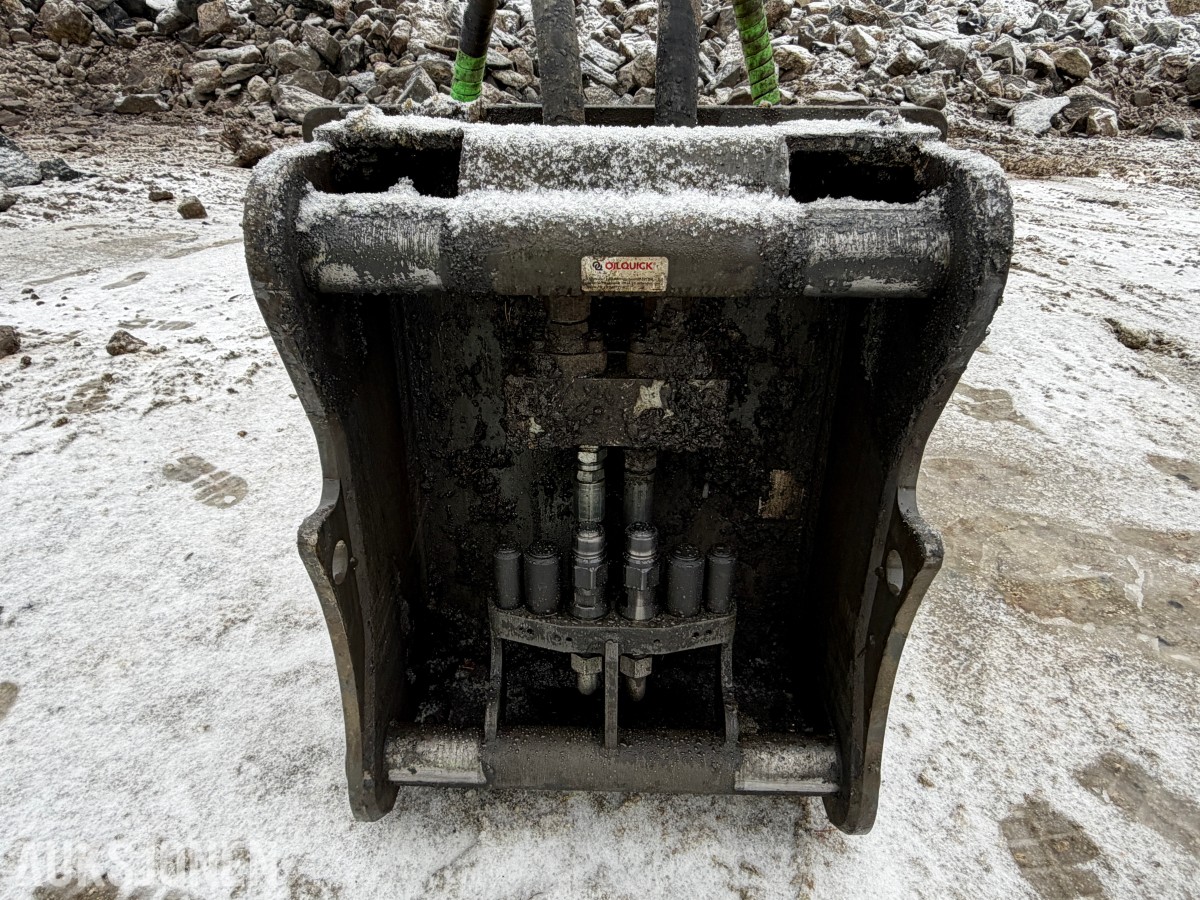 Epiroc HB 4100 hydraulisk hammer, årsmodell 2022 Oilquick 80 feste.