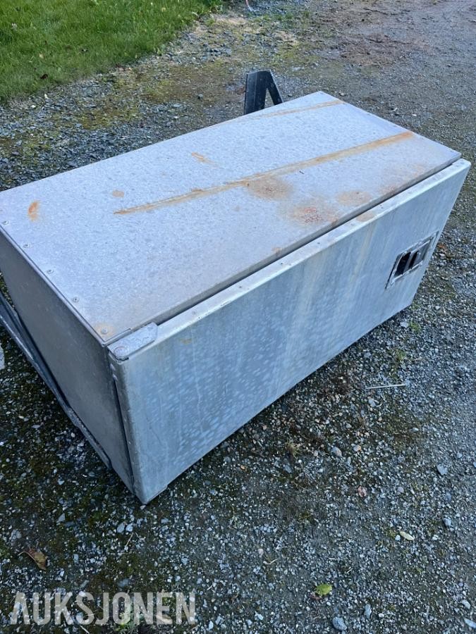Verktøy/ oppbevaringskasse.