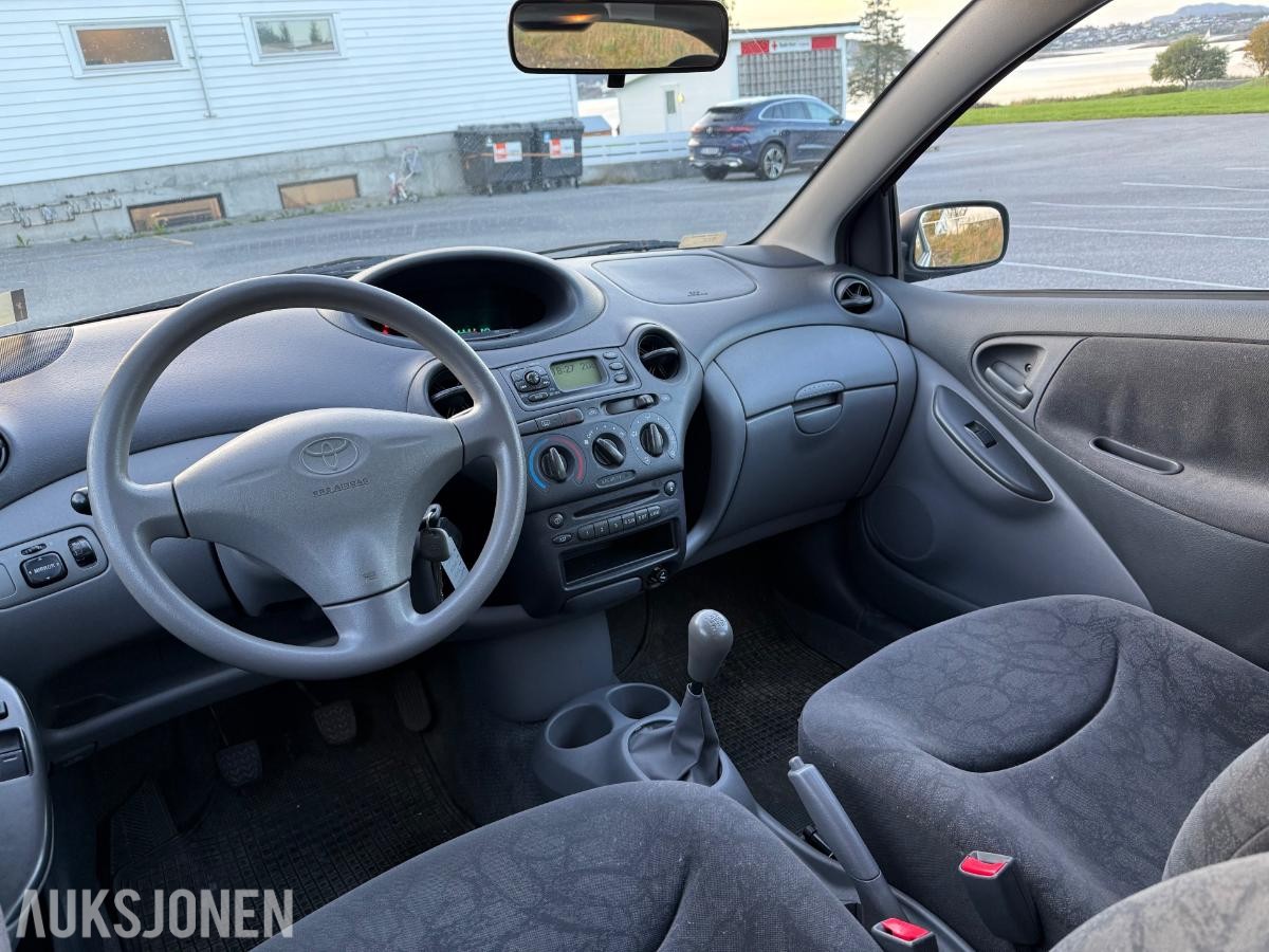 2003 TOYOTA YARIS 1.0 68HK TECHTYL FRI OMREG.