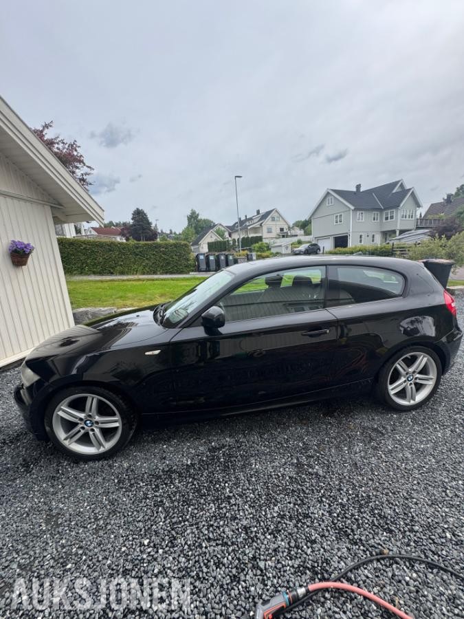 2011 BMW 116D 2.0 90hk hengerfeste s+v dekk lav km 151880km