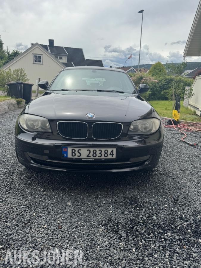 2011 BMW 116D 2.0 90hk hengerfeste s+v dekk lav km 151880km