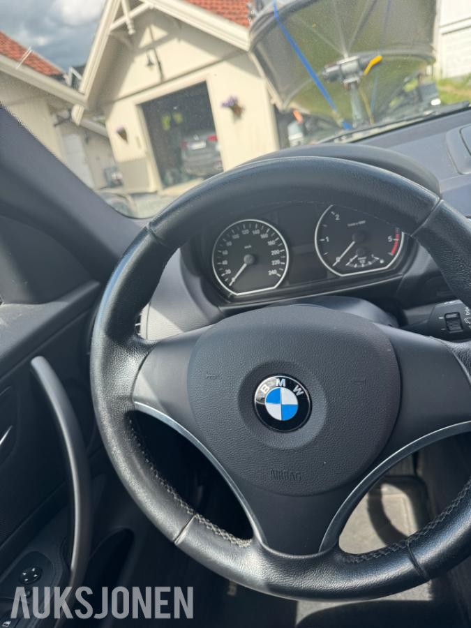 2011 BMW 116D 2.0 90hk hengerfeste s+v dekk lav km 151880km