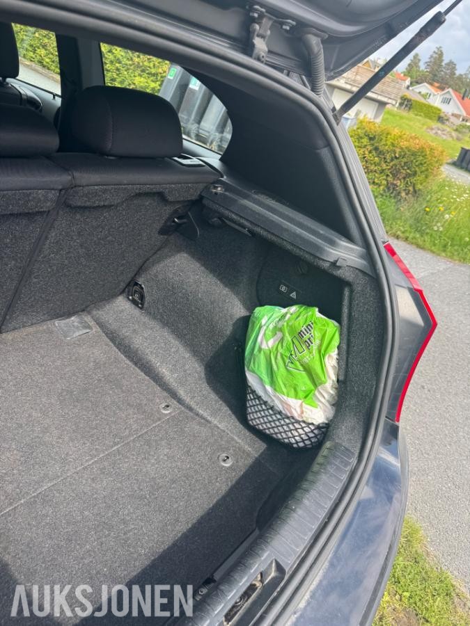 2011 BMW 116D 2.0 90hk hengerfeste s+v dekk lav km 151880km
